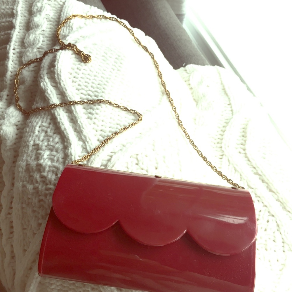Vintage red scalloped hardshell clutch